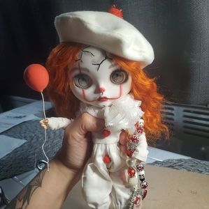 Ooak pennywise cosplay blythe doll